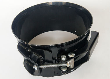 Abrazaderas de tubería de acero resistentes negras/forma redonda de la abrazadera del conector del tubo