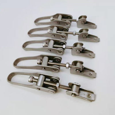 Clampada para tubos de estampado de metal Accesorios de pinza de acero inoxidable 304